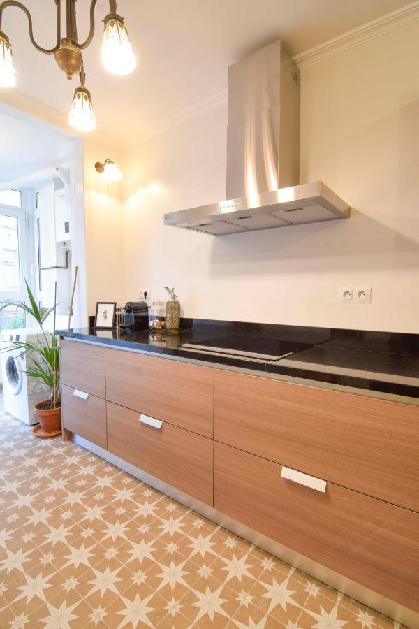 P&P Apartamentos Paseo Maritimo Pablo Ruiz Picasso مالقة المظهر الخارجي الصورة