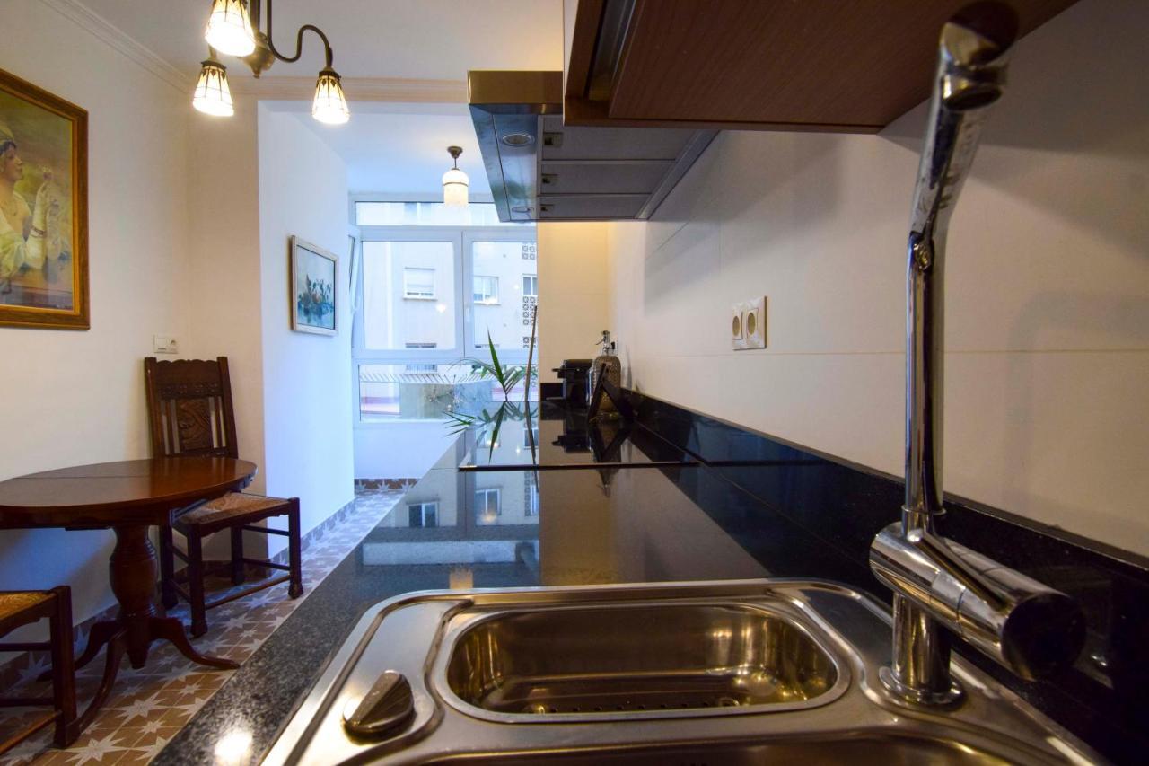 P&P Apartamentos Paseo Maritimo Pablo Ruiz Picasso مالقة المظهر الخارجي الصورة