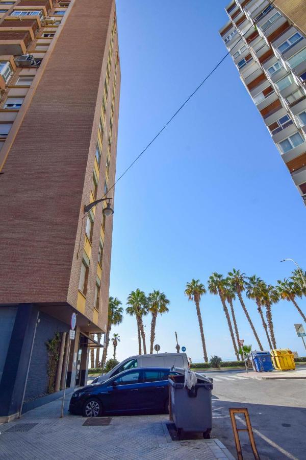P&P Apartamentos Paseo Maritimo Pablo Ruiz Picasso مالقة المظهر الخارجي الصورة
